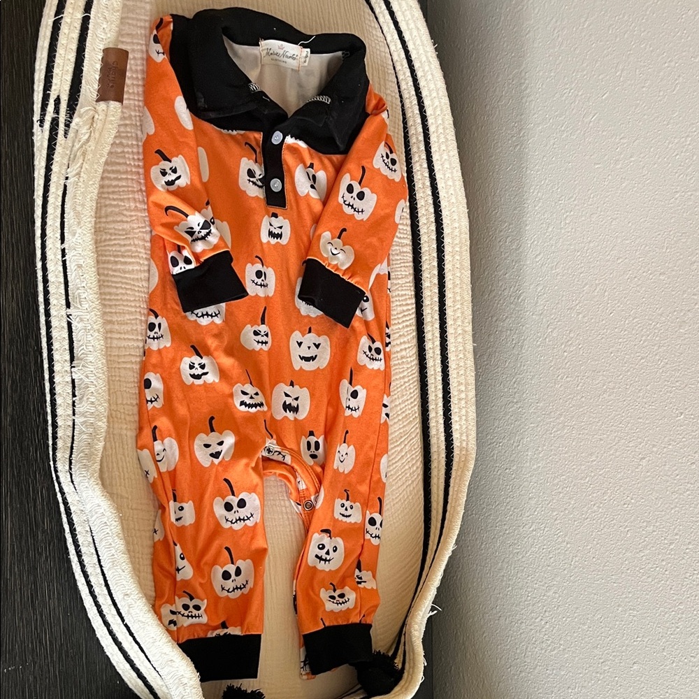 Pumpkin romper